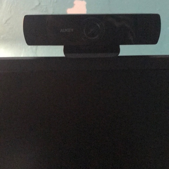 Aukey Webcam 1080p 30fps Wire Length 4foot3 - Picture 1 of 5